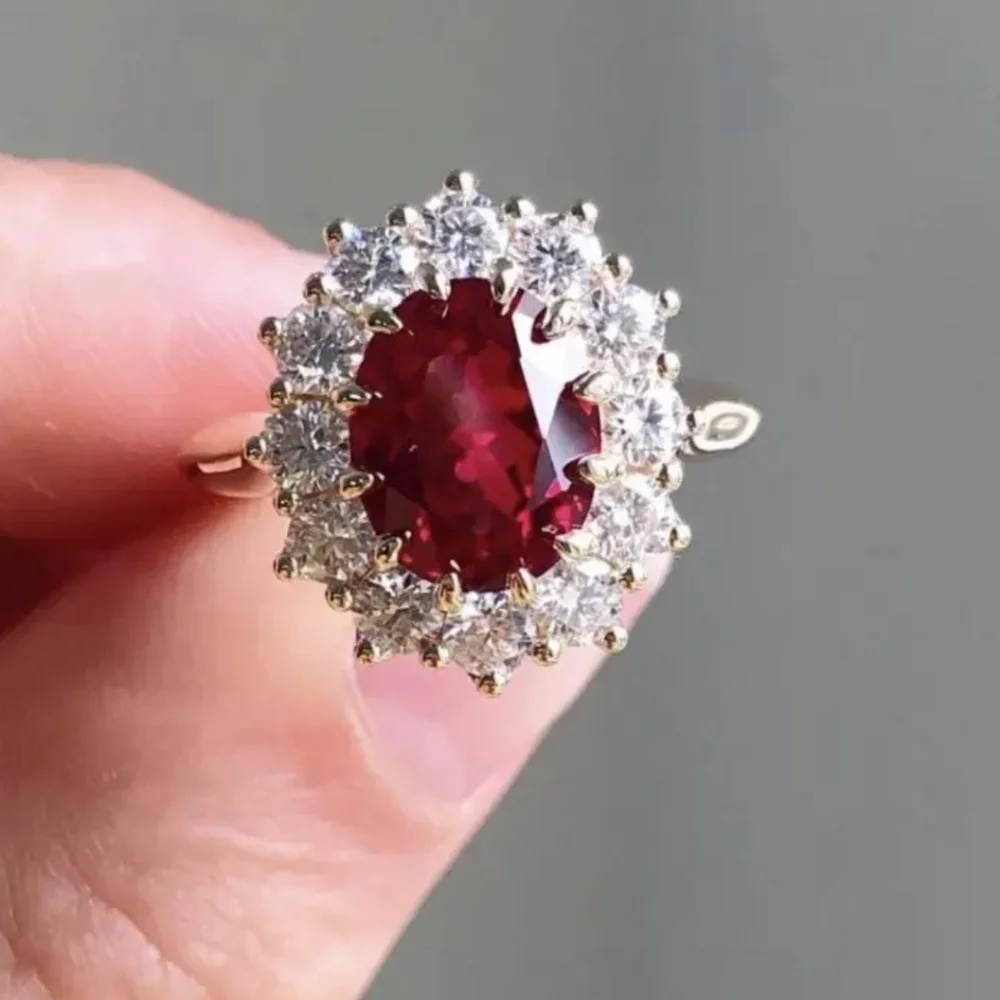 New stunning women's size 6 red ring